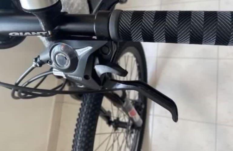 GIANT BICYCLE MOUNTAIN BIKE FREE ROCKBROS ACCESSORIES SPORTS EXERCISE WORKOUT Sports Equipment Bicycles Parts Bicycles on Carousell