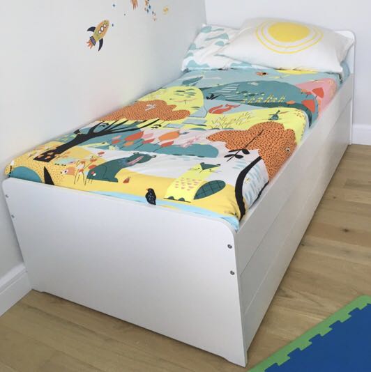 Ikea Slakt twin Bedframe with pullout bed and storage to let go