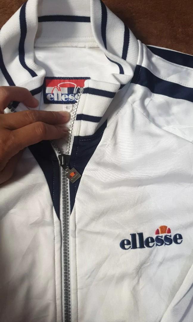 Harga jaket best sale ellesse original