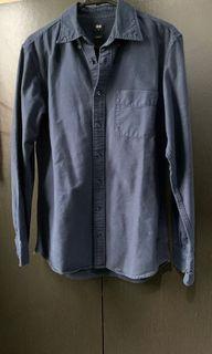 Kemeja Uniqlo Navy Slim Fit