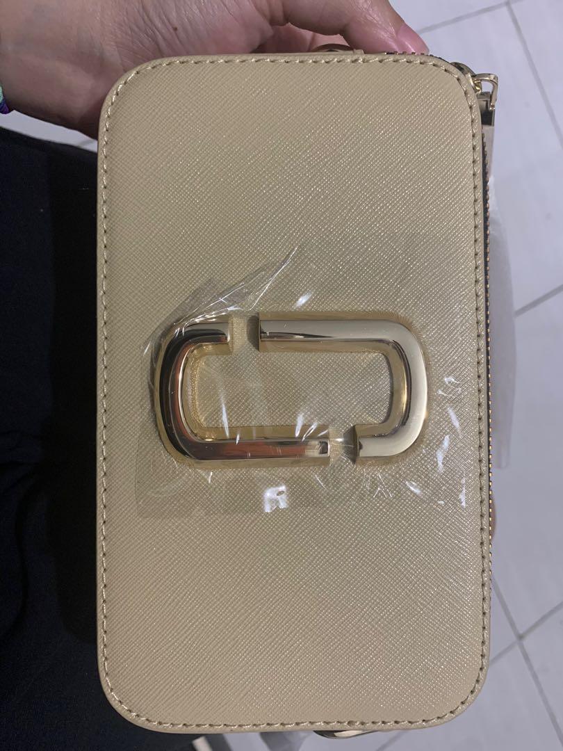 Marc Jacobs Snapshot DTM Khaki, Luxury, Bags & Wallets on Carousell