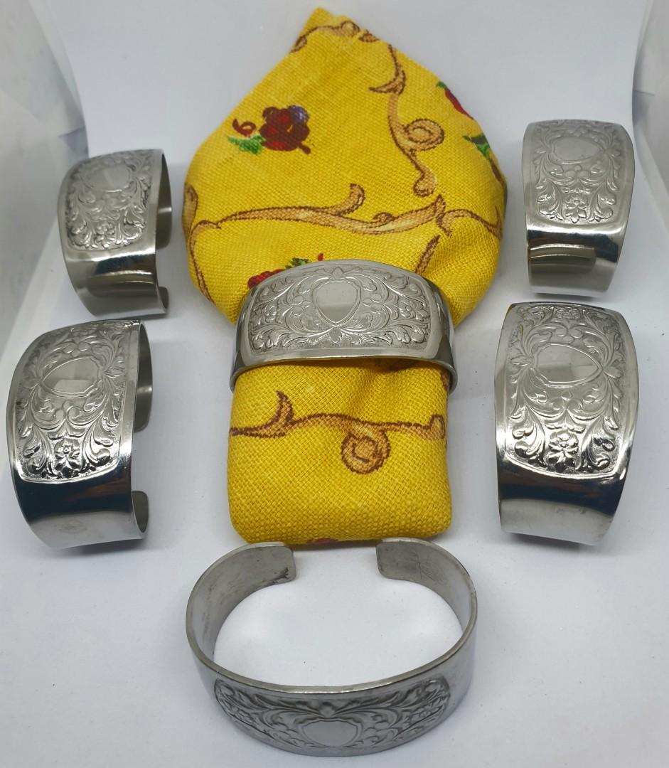 NAPKIN RING - Vintage (Category: Towels, Napkins & Holders) located in Rodriguez. Submitted by grace4marl (Listing ID 1146866039, Image 1). Description: ● INOX 13-19 mm ● Good corrosion- resistant steel (CRES) ● Elaborate design ● Good condition ● Vintage, Italy *Napkin is for demo only..