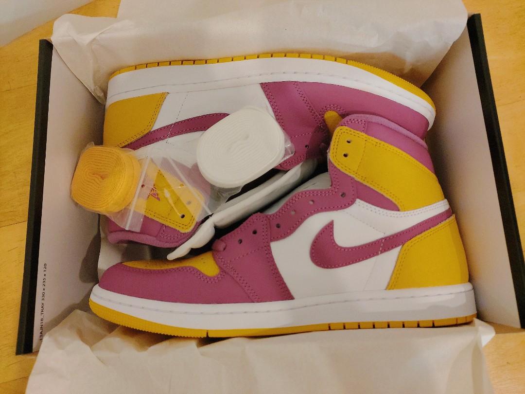 NIKE AIR JORDAN 1 RETRO HIGH OG 555088 706 UNIVERSITY GOLD LIGHT