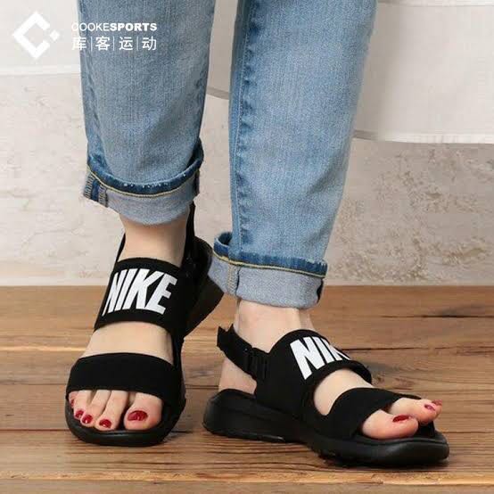Nike tanjun sandals women hot sale