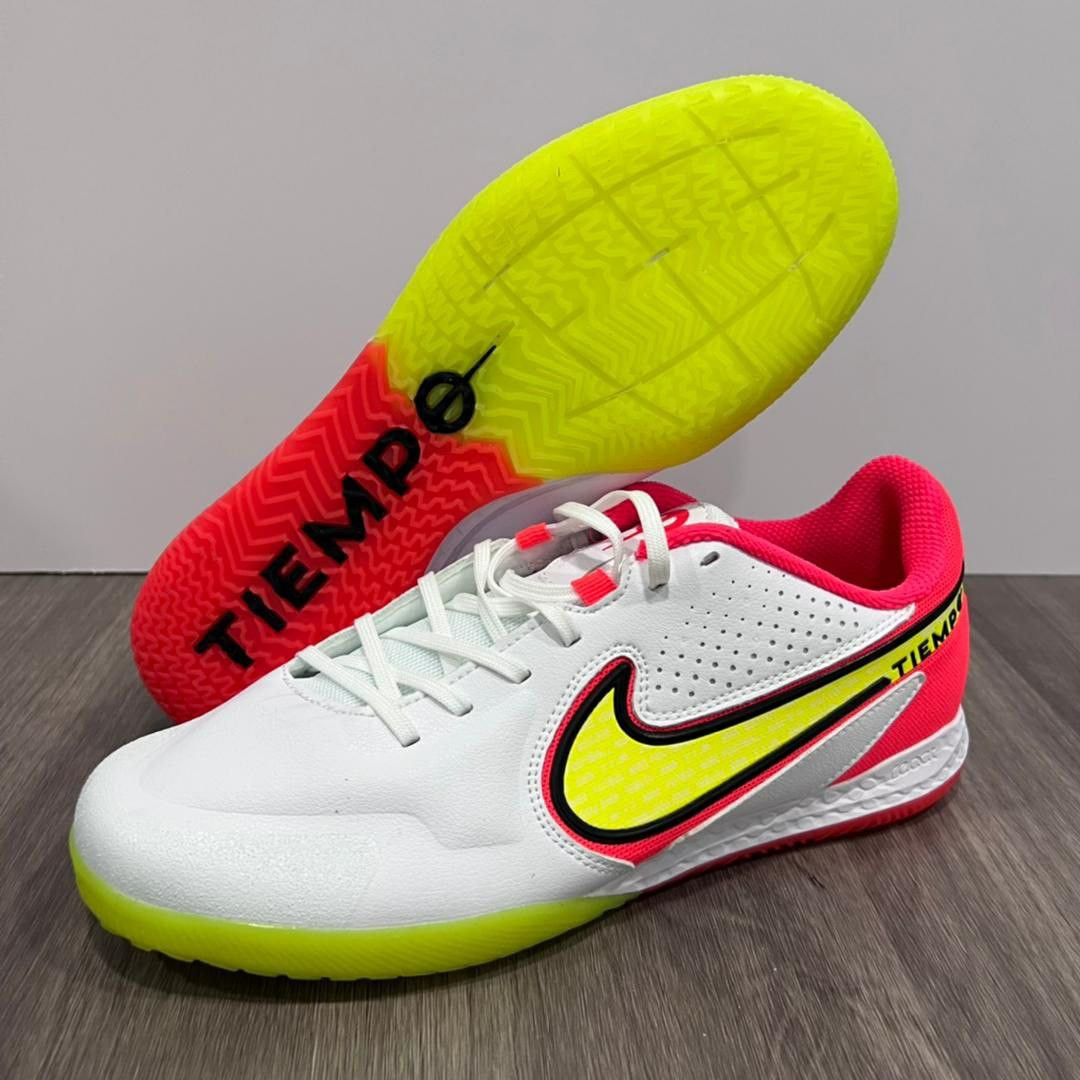 Tiempo hotsell futsal nike