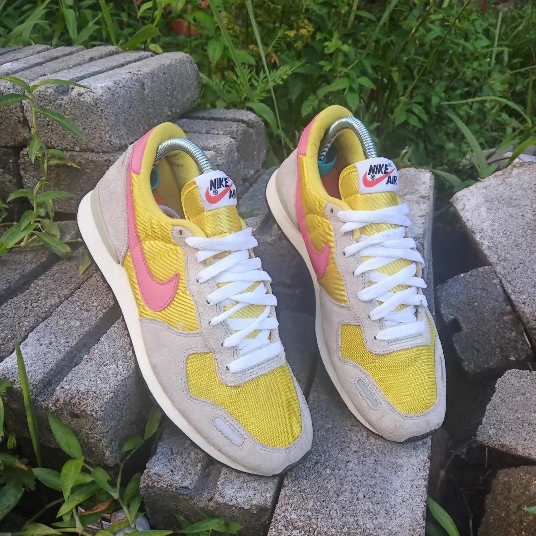 Yellow nike vortex new arrivals