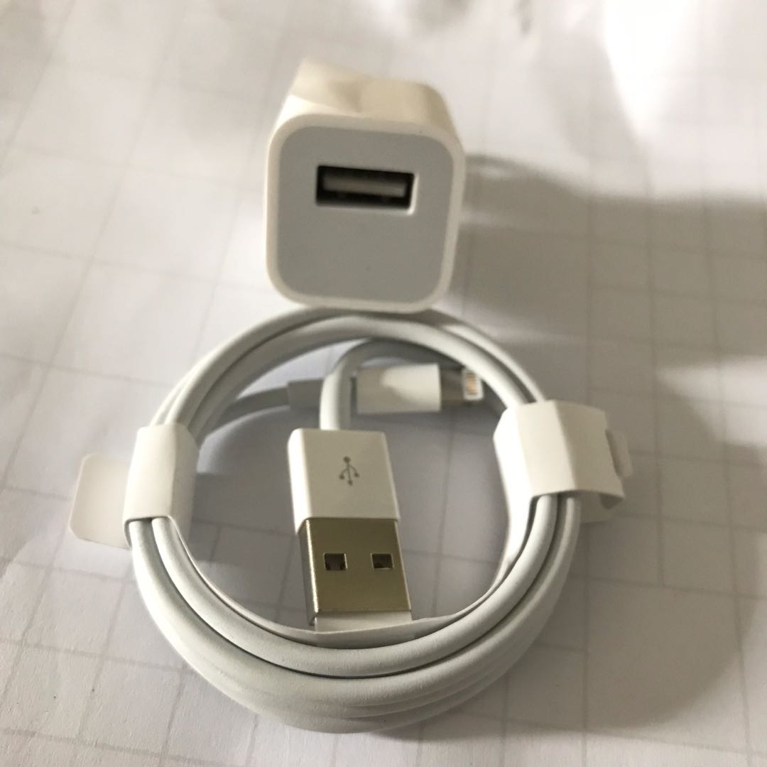 Original Apple IPhone Charger 5 Watts Adapter And Lightning Cable 