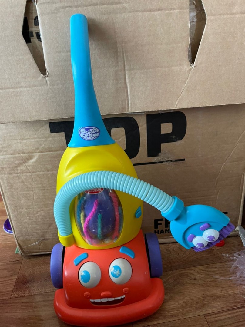 playskool vacuum cleaner, Hobbies & Toys, Toys & Games on Carousell