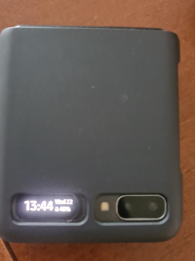Samsung z flip 2 5G (screen damaged), Mobile Phones & Gadgets, Mobile