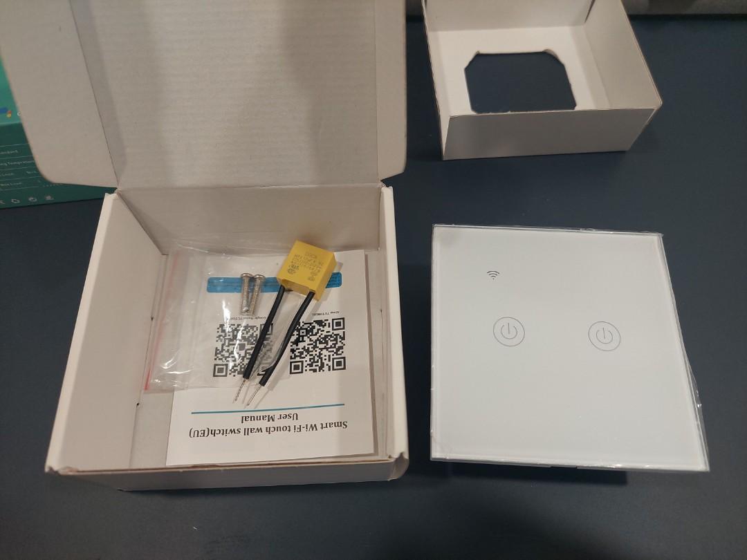 Smart Switch (Category: Wearables & Smart Watches) located in Kuala Lumpur. Submitted by adamihsan (Listing ID 1146774680, Image 3). Description: smart swith without neutral 2 point support google play and alexa.