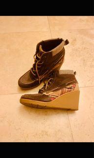 SPERRY BOOTS SIZE 7