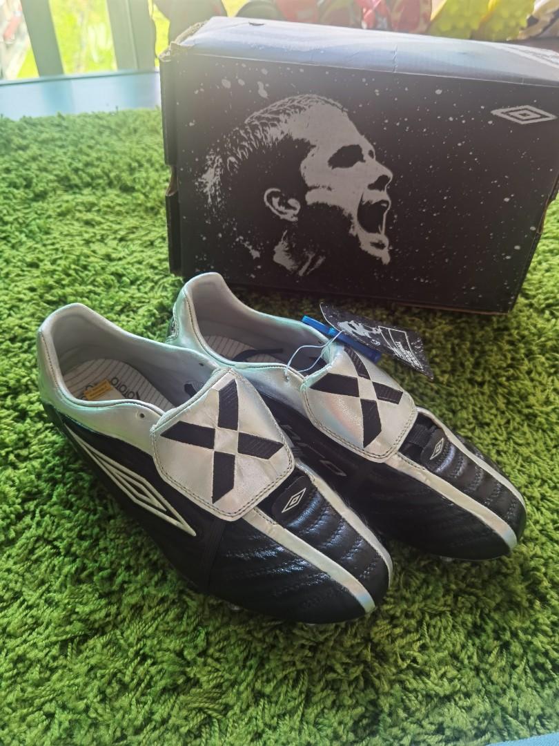 Umbro Owen 10 SG Men s Fashion Footwear Boots on Carousell
