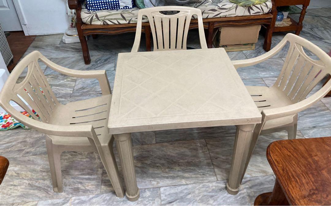 Uratex kiddie online table chair