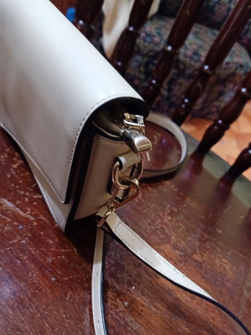 Viney sling bag, Luxury, Bags & Wallets on Carousell