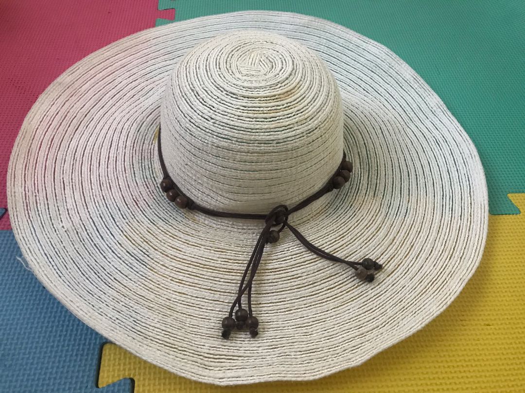 White Beach Hat, Women's Fashion, Watches & Accessories, Hats & Beanies