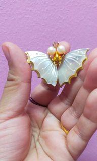 Bat pearl brooch