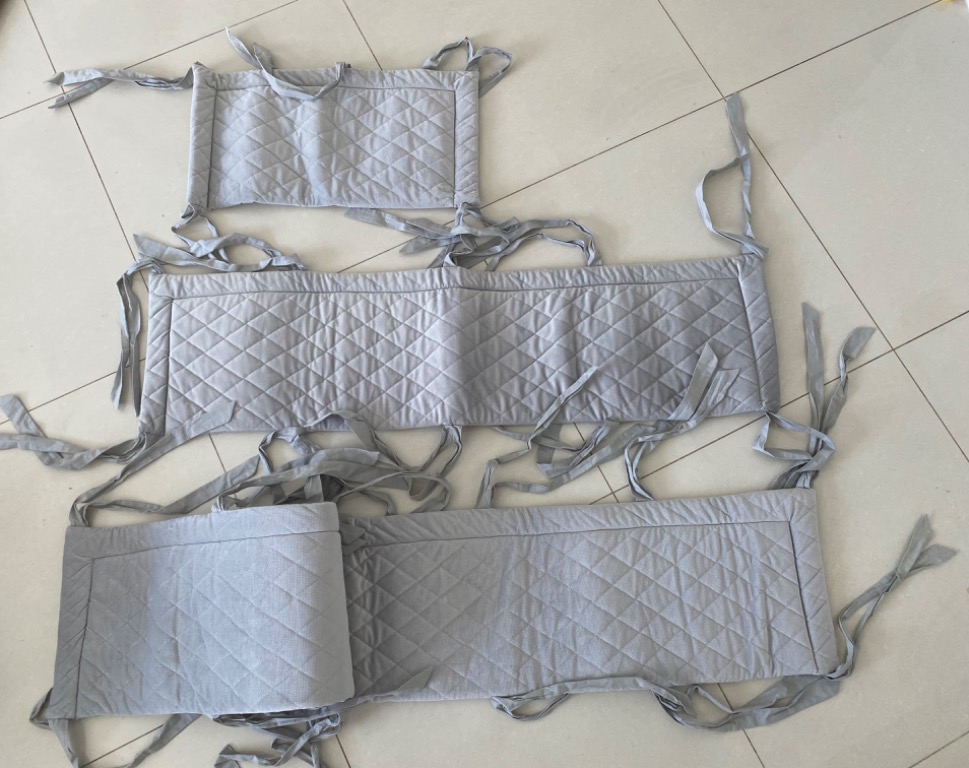 Custommade grey cot bumper., Babies & Kids, Baby Nursery & Kids