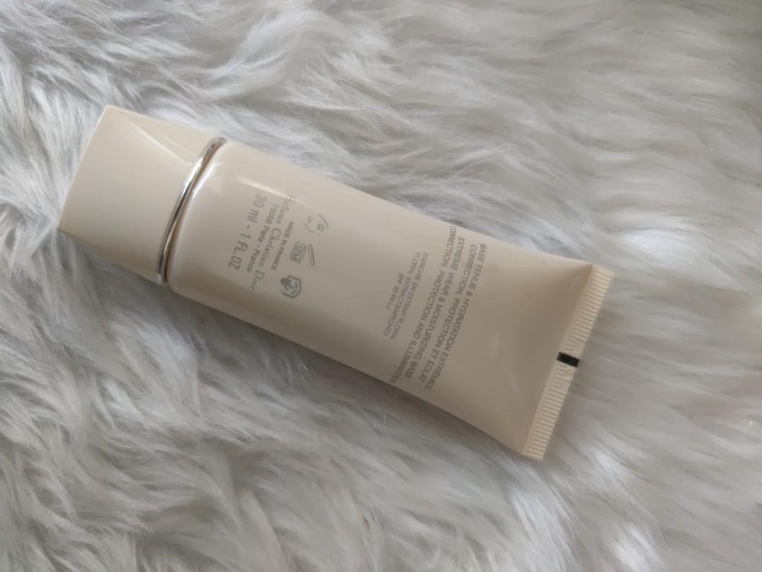 Dior Forever Skin Veil SPF 20 (Category: Makeup) located in Quezon City. Submitted by Misschief101 (Listing ID 1152041459, Image 2). Description: Used 1x.