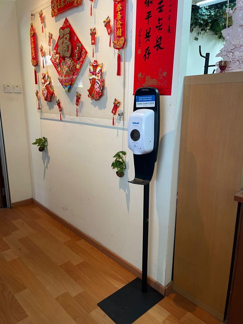 Ecolab Hand sanitizer dispenser, Beauty & Personal Care, Sanitisers