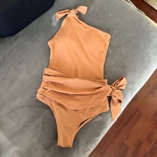 (Category: ) located in . Submitted by shoppreloved123 (Listing ID 1152098782, Image 1). Description: .