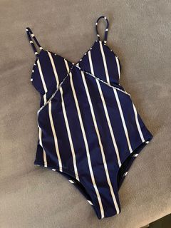 (Category: ) located in . Submitted by shoppreloved123 (Listing ID 1152010479, Image 1). Description: .