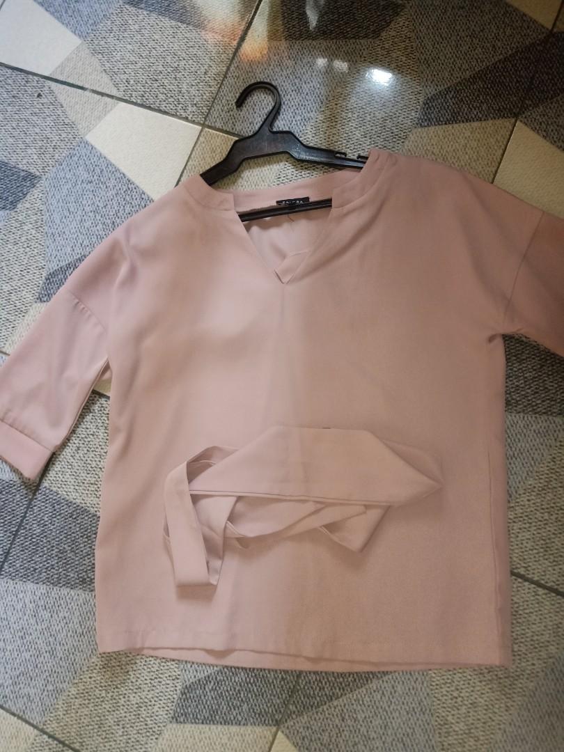 Formal top (Category: Others Tops) located in Taguig. Submitted by hghonraid (Listing ID 1152074495, Image 3). Description: once used can fit up to large..
