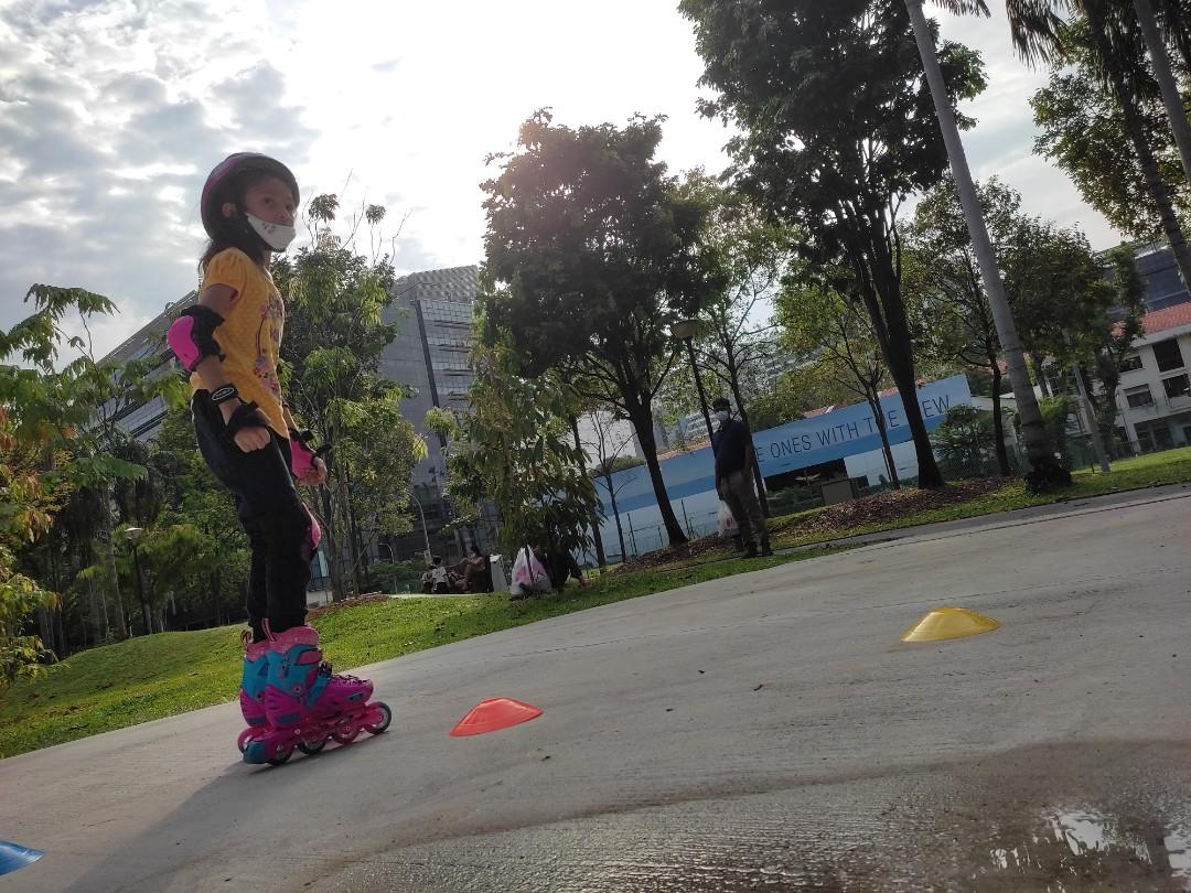 Inline skate classes (Category: Skates, Rollerblades & Scooters) located in Singapore. Submitted by kalistelgic (Listing ID 1152090981, Image 1). Description: Come on down and join us for a rolling good time! Group/private class available. (from kids to adults) Feel free to join our.. Existing group classes: Punggol Sengkang Tampines Somme park Telok Kurau park Bukit Panjang Chua Chu Kang Pioneer Or create your own group/pte class at your preferr