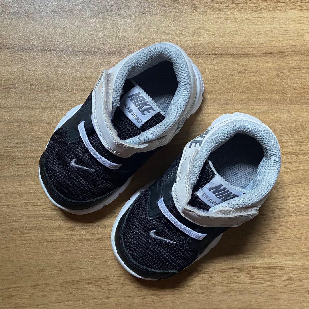 Baby boy nike discount shoes size 4c