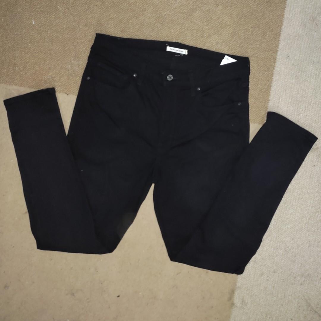SALE Authentic LEVIS 721 High Rise Skinny Jeans Black, Women's Fashion,  Bottoms, Jeans on Carousell