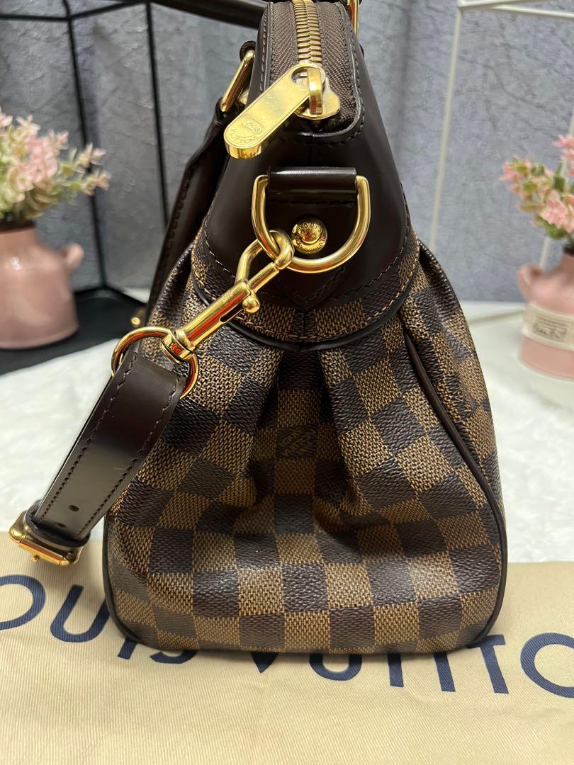 LV TREVI PM DE (Category: Luxury Bags & Wallets) located in Carmona. Submitted by princesslc (Listing ID 1152124201, Image 3). Description: -100% Original or money back. -In mint condition; no major flaws noted; normal signs of usage only. - Inclusion: Dustbag only -PM size 📌PLUS SF .