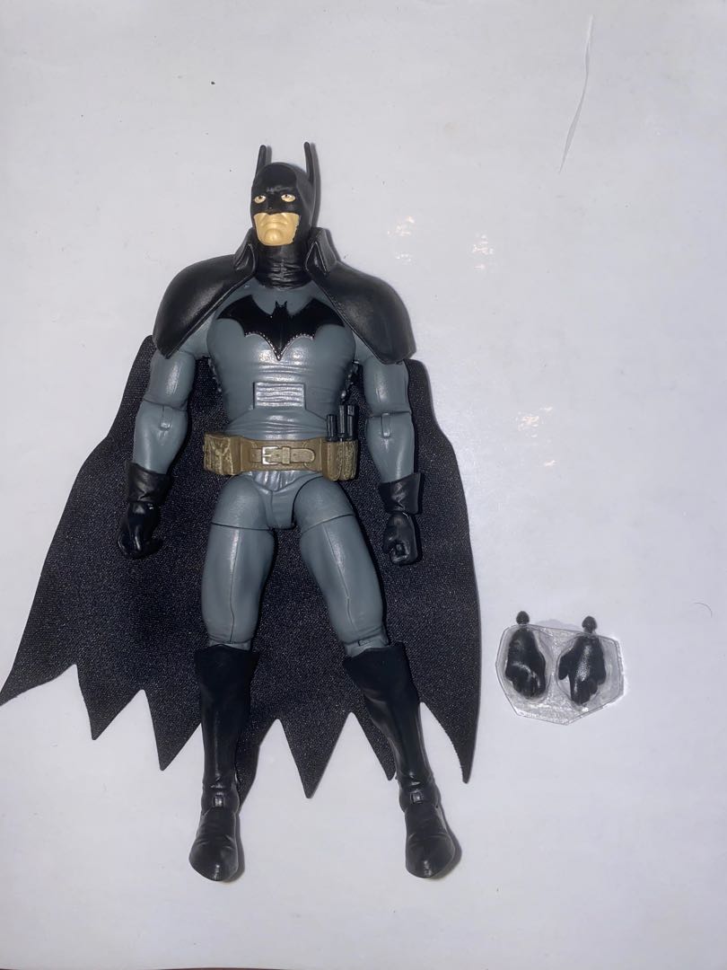 MATTEL Multiverse GOTHAM CITY GASLIGHT BATMAN Figure, Hobbies
