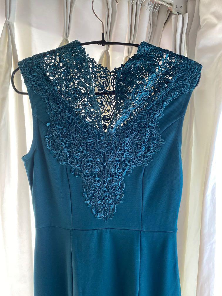 Mav studio emerald green gown, Women's Fashion, Dresses & Sets, Evening ...