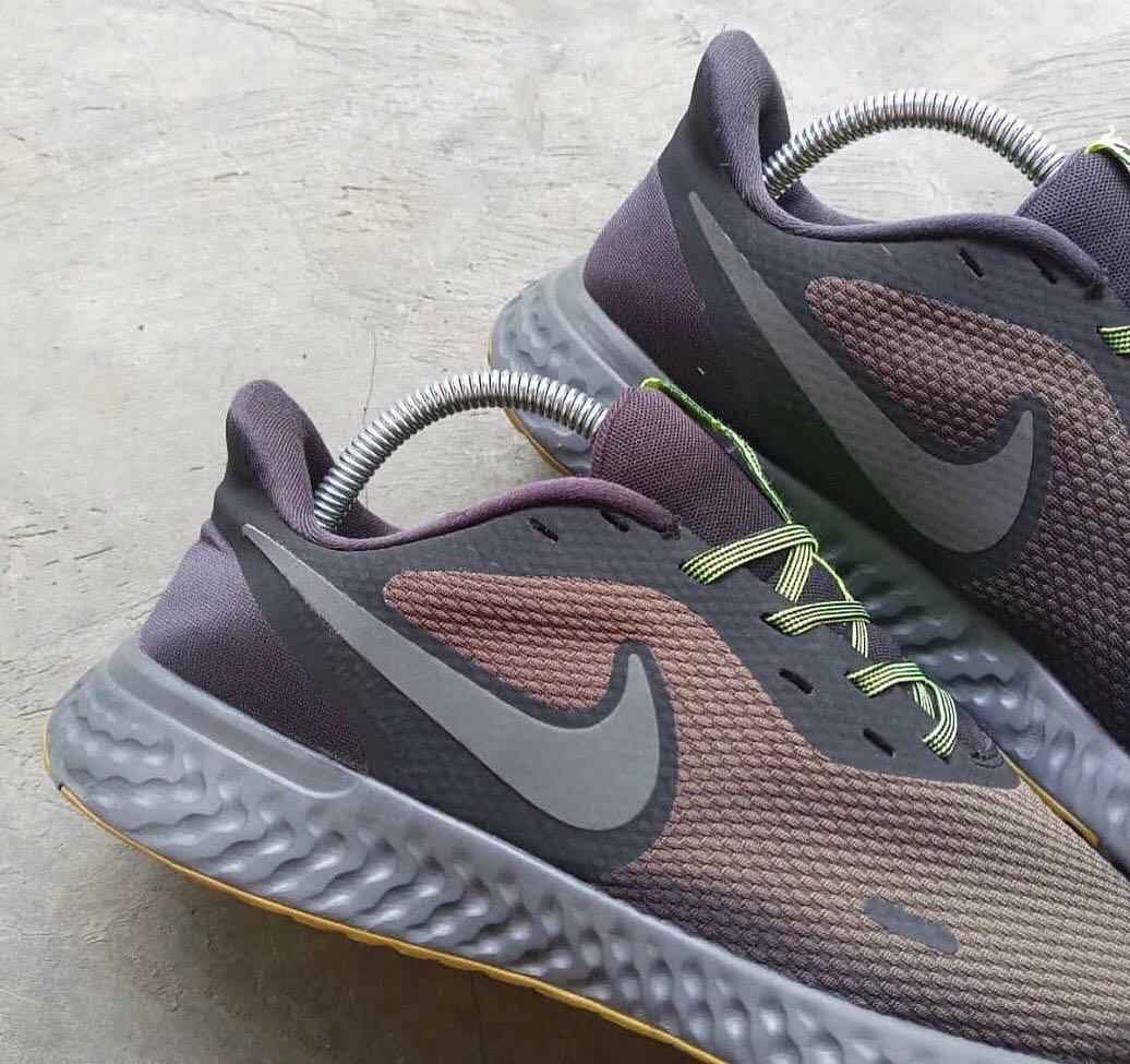 nike green brown