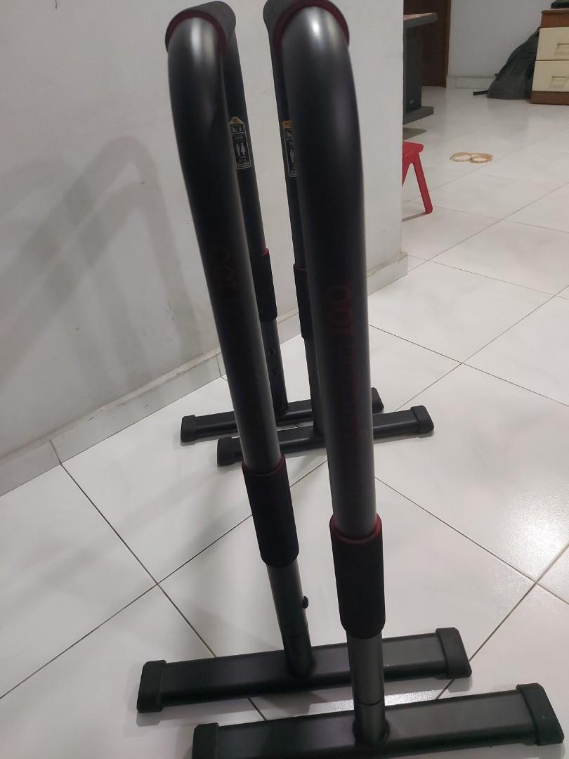 Parallel bars (Category: Other Sports Equipment and Supplies) located in Singapore. Submitted by nemokid123 (Listing ID 1152148810, Image 3). Description: Calisthenics parallel bar - front lever - back lever - planche - Dips - Incline pull ups Non-adjustable Bought from decathlon All grip cushions still in place and in perfect if not almost perfect condition Overall Condition: 8.5/10.