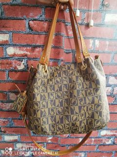 (Category: ) located in . Submitted by Handbags_90 (Listing ID 1149392729, Image 1). Description: .