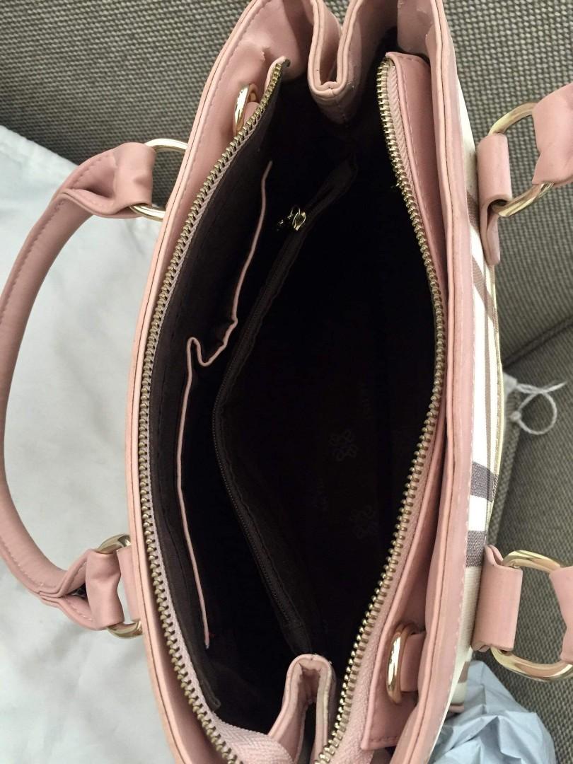 Pretty Branded Shoulder Bag, Women's Fashion, Bags & Wallets, Shoulder