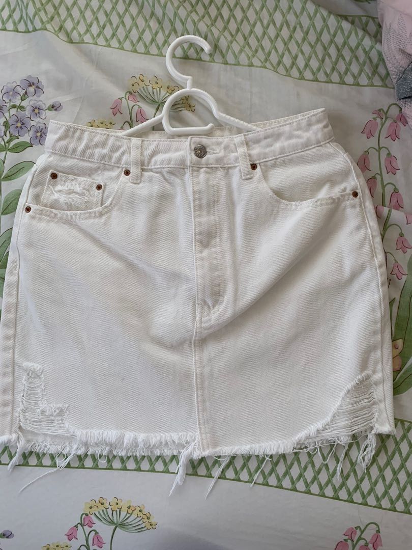Pull & Bear White Skirt, Women's Fashion, Bottoms, Skirts on Carousell
