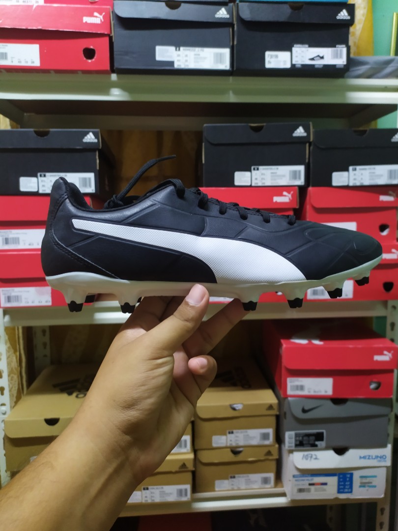 Puma Monarch FG Football, Sports Equipment, Sports \u0026 Games, Racket \u0026 Ball  Sports on Carousell