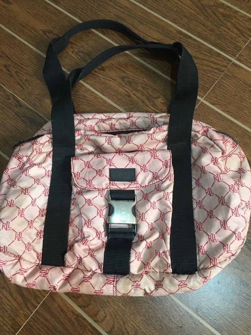 Ralph Lauren Nylon Tote Bag (Category: Shoulder Bags) located in Iligan City. Submitted by aikia415 (Listing ID 1152183453, Image 1). Description: Original RL bag US bought. Tagal na di nagagamit peor still in good condition signs of usage lang po issue need lang kontii washing kase tagal na Nkatago Rfs: decluttering .