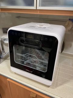 （分類：）位於 。 由 lildrizzy 提交（商品編號 1152115068，圖片 1）。簡介： 。