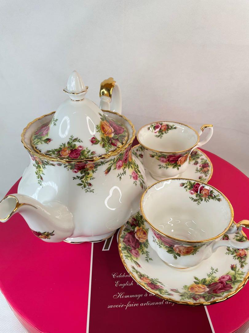 Royal Albert Bone China England Teapot and Cups/Saucer, Furniture