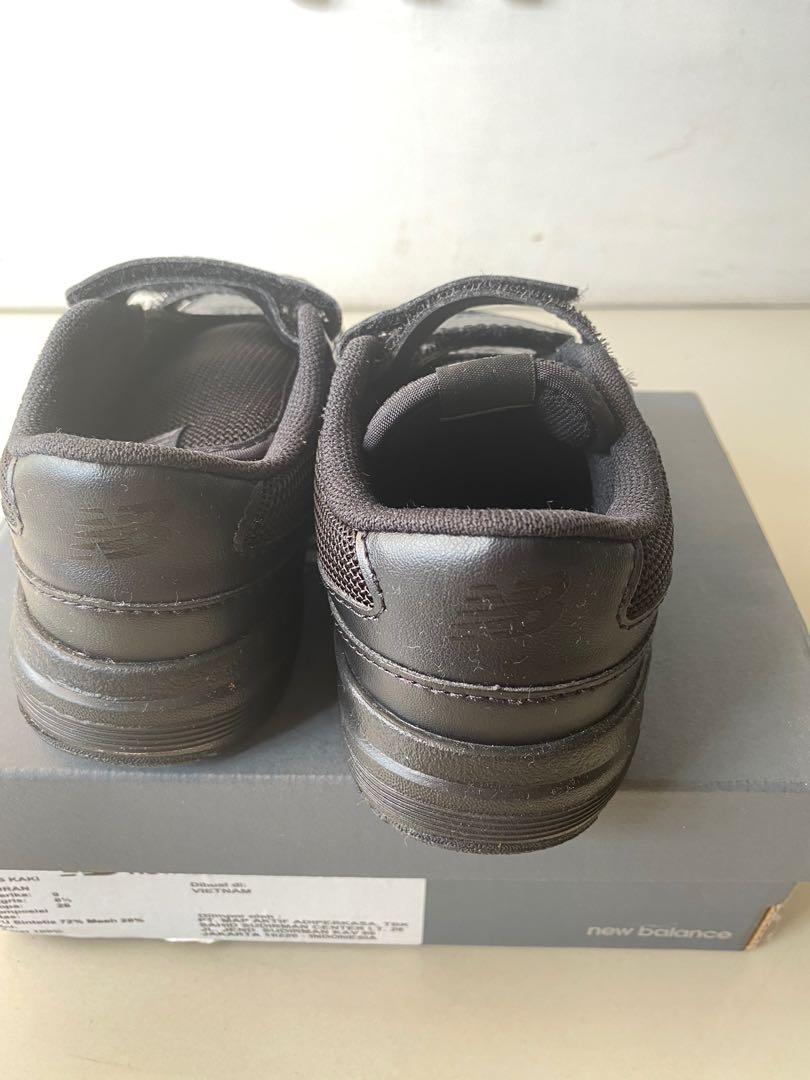 Sepatu sekolah NB all black size 26 (15 