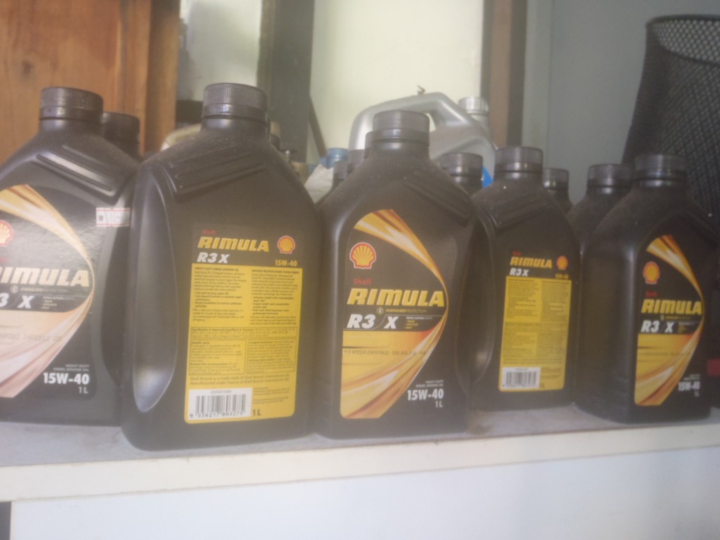 Shell Helix and Caltex Delo unused Diesel Engine Oil 15W40 expired give ...