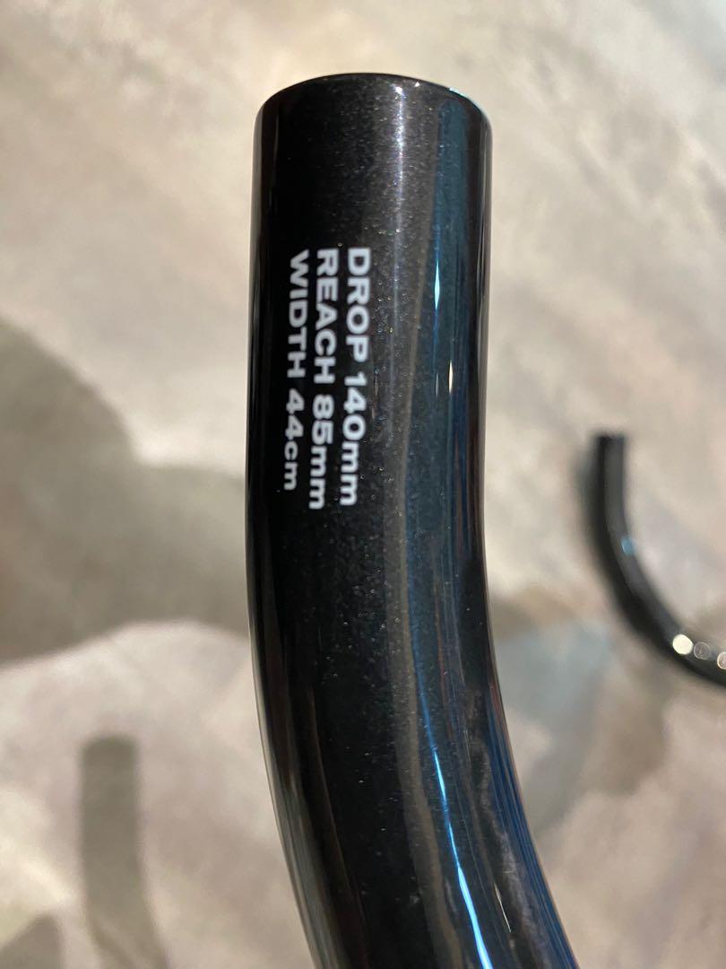 Specialized Sworks Handlebar-44cm (Category: Parts & Accessories) located in Singapore. Submitted by xiao.longbao99 (Listing ID 1152053701, Image 3). Description: Size n specification as per stated. .