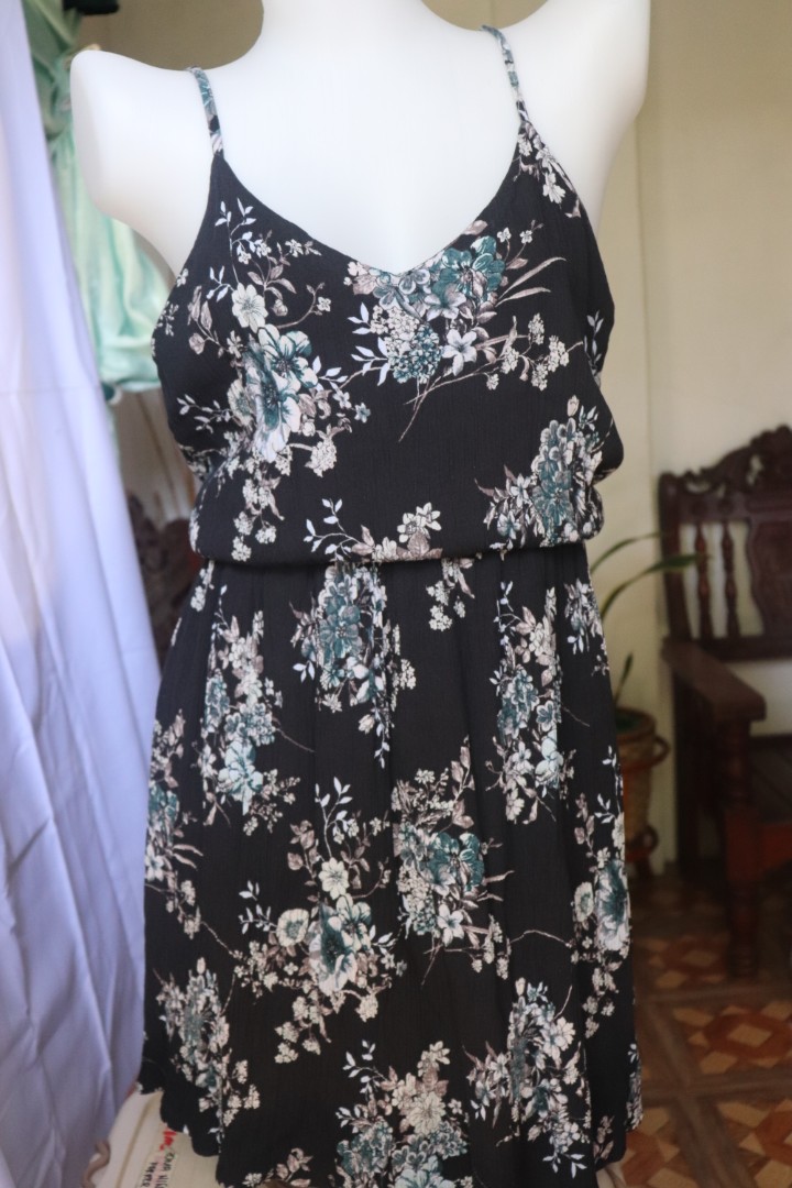 String beach dress, Women's Fashion, Dresses & Sets, Dresses on Carousell