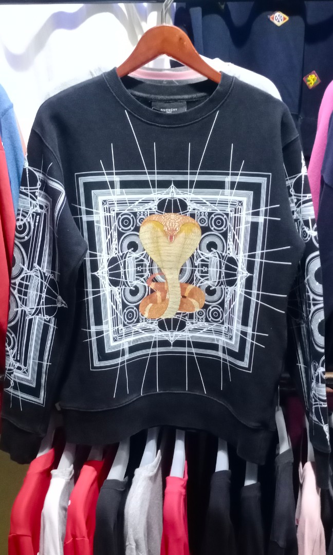 Sweter crewneck luxury GIVENCHY COBRA Fesyen Pria Pakaian