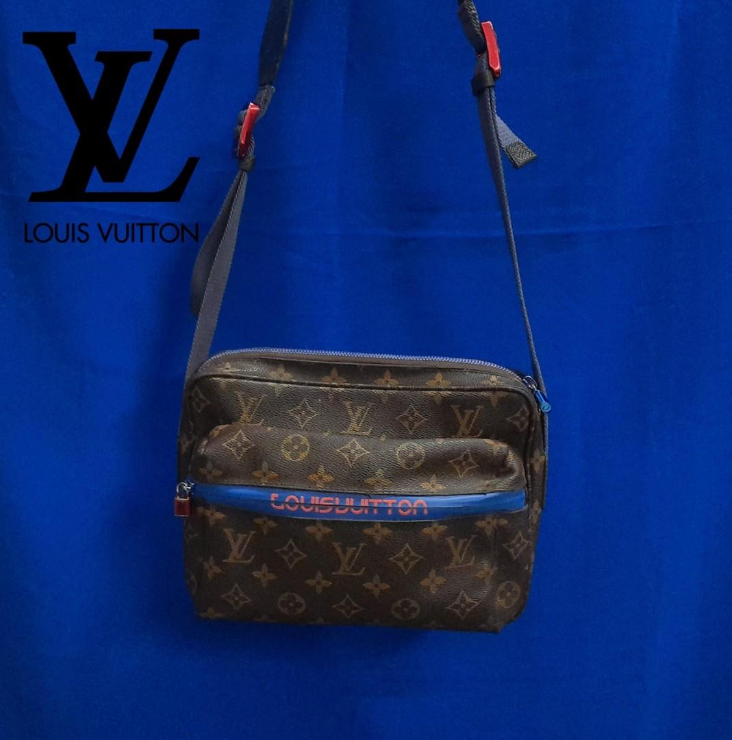 Jual Louis Vuitton Outdoor Bumbag Tas Pria - Black di Seller True