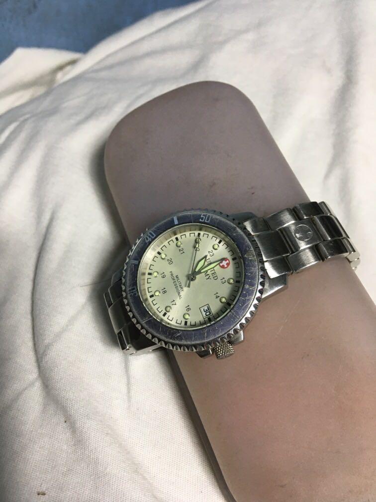 United army watch top