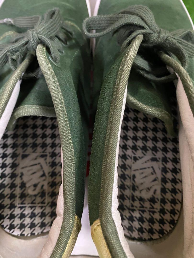 Supreme clearance chukka vans
