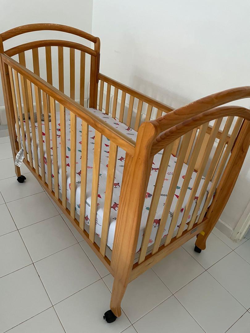 Vermont cot with or without mattress, Babies & Kids, Baby Nursery